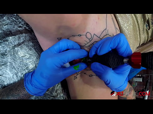 ❤️ An hottie thar a bheith tattooed Sully Savage fuair tattoo ar a clitoris Porn ag ga.pornma-com.ru ❤